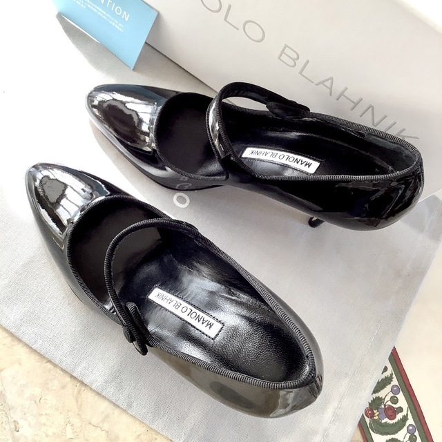 MANOLO BLAHNIK(マノロブラニク)の新品!憧れのマノロブラニク 定番メリージェーン 極上パテントカーフ 22.5㎝ レディースの靴/シューズ(ハイヒール/パンプス)の商品写真