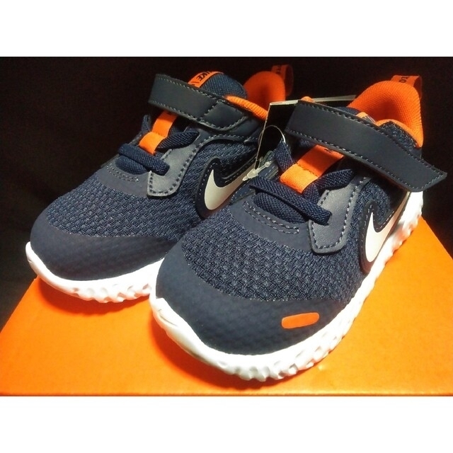 NIKE(ナイキ)のナイキ　レボリューション5 子供用　14cm キッズ/ベビー/マタニティのベビー靴/シューズ(~14cm)(スニーカー)の商品写真