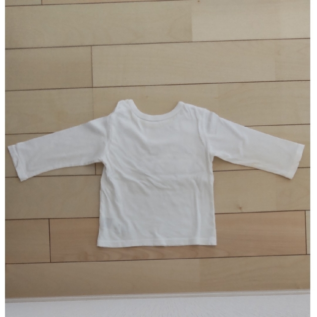 UNIQLO(ユニクロ)の【ユニクロ】ロンティー 80 長袖 Tシャツ ホワイト ダンボ キッズ/ベビー/マタニティのベビー服(~85cm)(Ｔシャツ)の商品写真