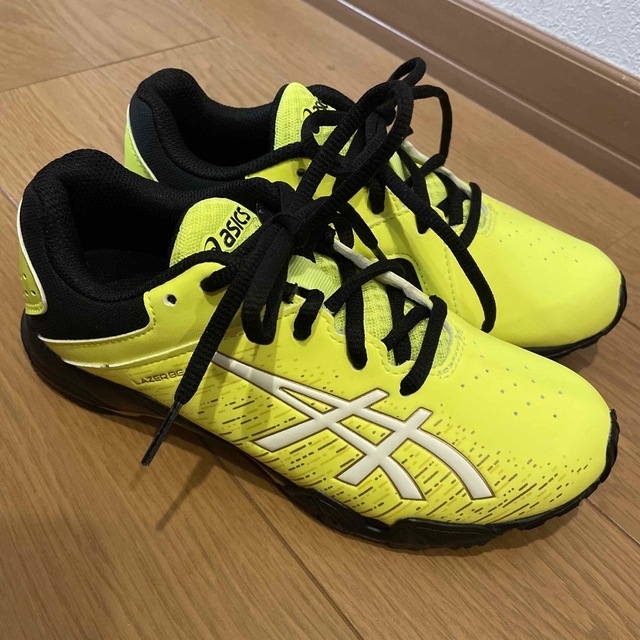 LAZERBEAM（ASICS）(レーザービーム)のレーザービーム　21.5センチ【お値引きしました！】 スポーツ/アウトドアのランニング(シューズ)の商品写真