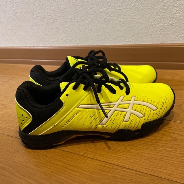 LAZERBEAM（ASICS）(レーザービーム)のレーザービーム　21.5センチ【お値引きしました！】 スポーツ/アウトドアのランニング(シューズ)の商品写真