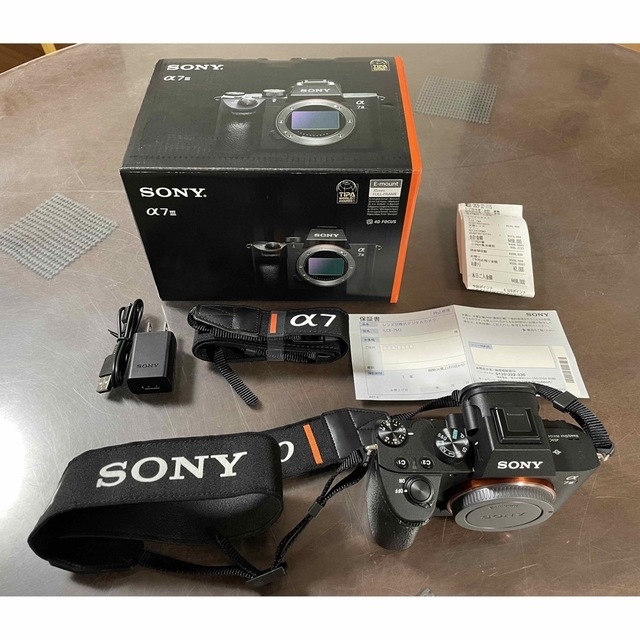 SONY(ソニー)のSONY α7 III 美品　メーカー保証2023年9月まで　ショット数752回 スマホ/家電/カメラのカメラ(ミラーレス一眼)の商品写真