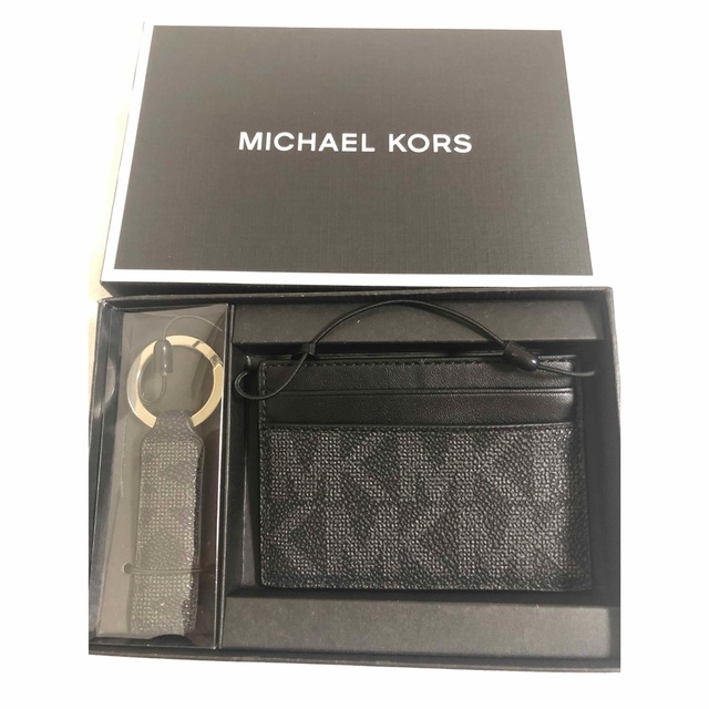 Michael Kors(マイケルコース)の新品 マイケルコース カードケース レディースのファッション小物(名刺入れ/定期入れ)の商品写真