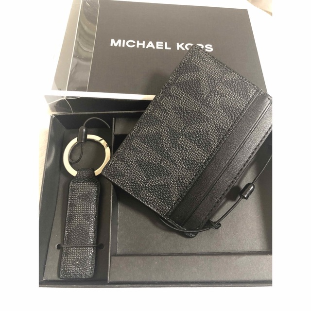 Michael Kors(マイケルコース)の新品 マイケルコース カードケース レディースのファッション小物(名刺入れ/定期入れ)の商品写真