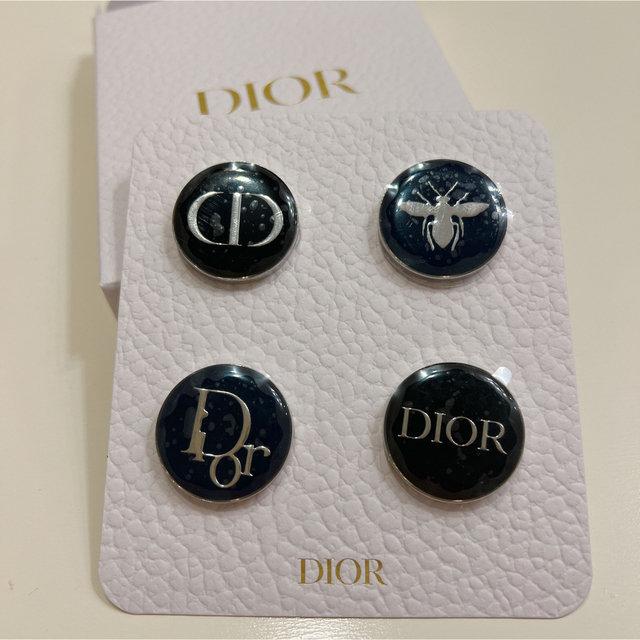 Dior(ディオール)のディオール　ピンバッジ レディースのアクセサリー(ブローチ/コサージュ)の商品写真