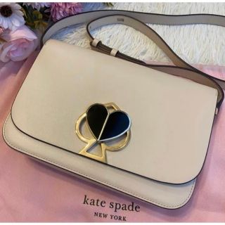 ケイトスペードニューヨーク(kate spade new york)の美品 希少 ケイトスペード 2way ショルダーバッグ スペードフラワー 白(ショルダーバッグ)