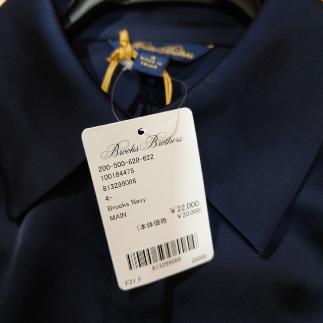 Brooks Brothers(ブルックスブラザース)のMs style様2点おまとめ　未使用　ブルックスブラザーズ　サテンブラウス　紺 レディースのトップス(シャツ/ブラウス(長袖/七分))の商品写真