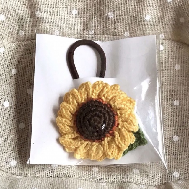 ハンドメイド☆立体レース編み向日葵モチーフのヘアゴム☆ひまわりかぎ針編みレース糸
