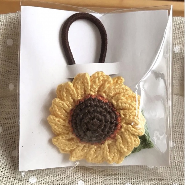 ハンドメイド☆立体レース編み向日葵モチーフのヘアゴム☆ひまわりかぎ針編みレース糸 | フリマアプリ ラクマ