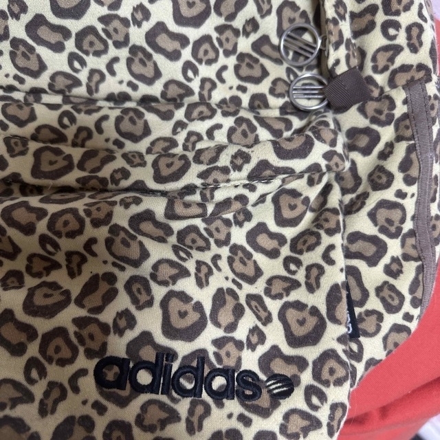 adidas(アディダス)のアディダス　レオパード柄　リュック レディースのバッグ(リュック/バックパック)の商品写真