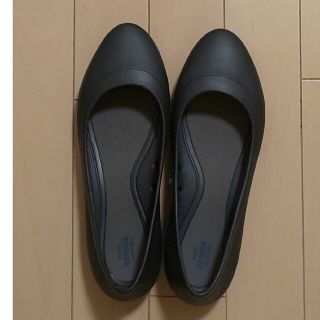 クロックス(crocs)のクロックス crocs W7 フラット パンプス 黒 シューズ(ハイヒール/パンプス)