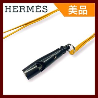 エルメス(Hermes)の【美品】HERMES ドッグホイッスル ネックレス ウッド ブラウン系×イエロー(ネックレス)