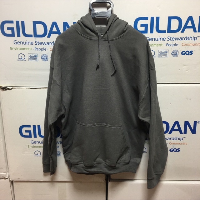 GILDAN(ギルタン)のYuu様専用ギルダンのパーカー★ジップのパープルL★プルオーバーのチャコールL メンズのトップス(パーカー)の商品写真