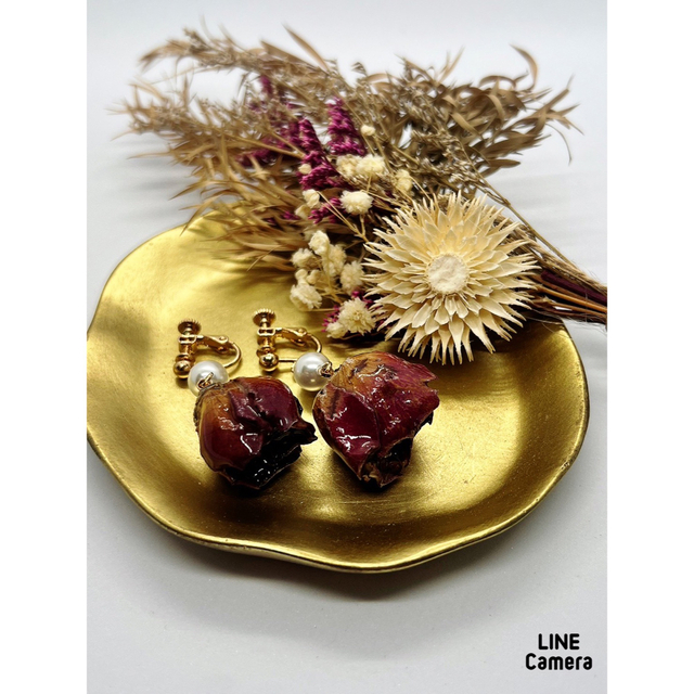 お花を閉じ込めた🌸イヤリング ハンドメイドのアクセサリー(イヤリング)の商品写真