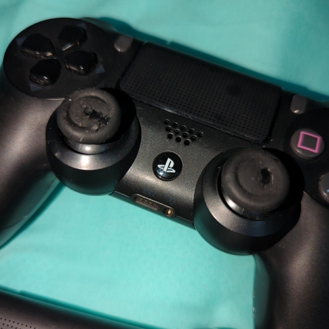 純正品PlayStation４コントローラ ２セット エンタメ/ホビーの雑誌(ゲーム)の商品写真