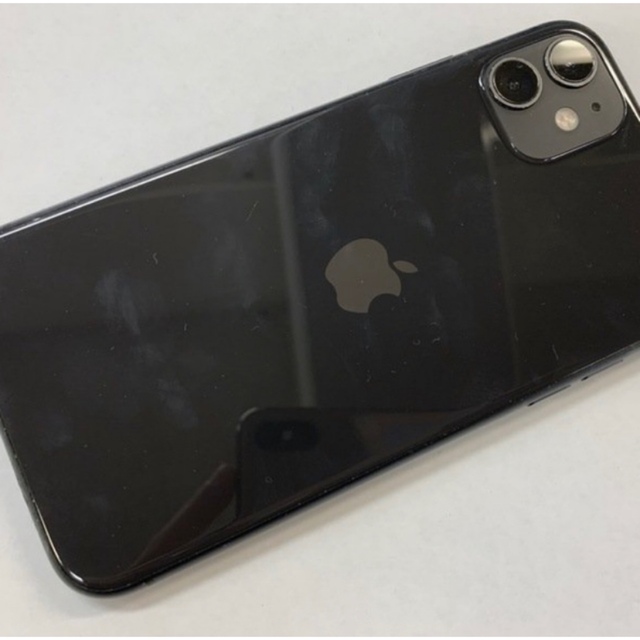 iPhone(アイフォーン)のSIMロック解除済み　iPhone11 64GB ブラック スマホ/家電/カメラのスマートフォン/携帯電話(スマートフォン本体)の商品写真