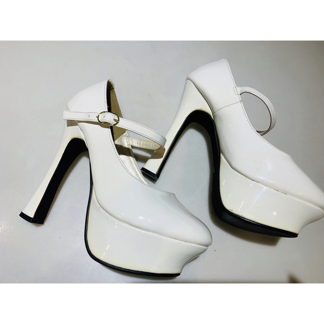 白パンプス　厚底パンプス　ハイヒール13センチヒール レディースの靴/シューズ(ハイヒール/パンプス)の商品写真