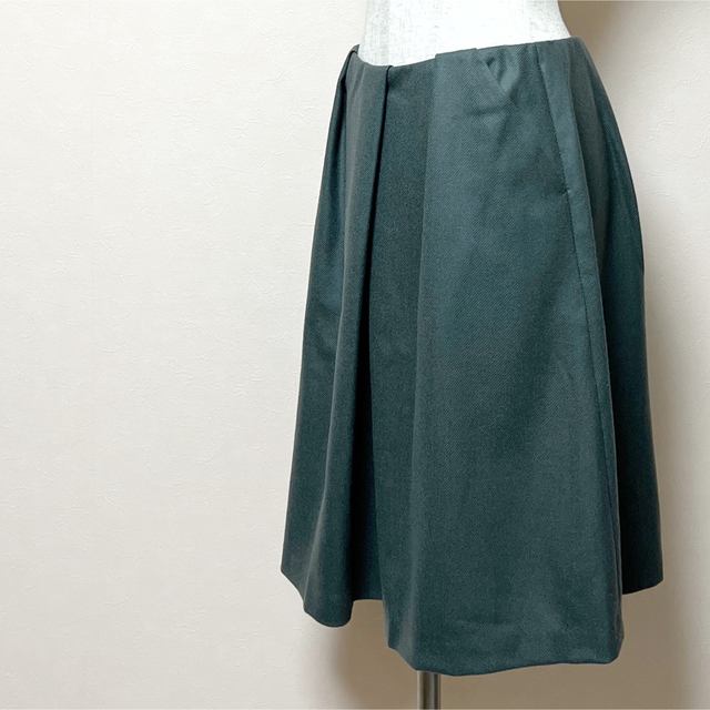 Ballsey(ボールジィ)の美品✨Ballseyボールジィ✨スカート フレアスカート グレーXS 膝丈 レディースのスカート(ひざ丈スカート)の商品写真