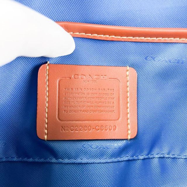 COACH(コーチ)のrun様専用コーチディズニーコラボウエストポーチチャーター ベルトワールド　 紺 レディースのバッグ(ボディバッグ/ウエストポーチ)の商品写真