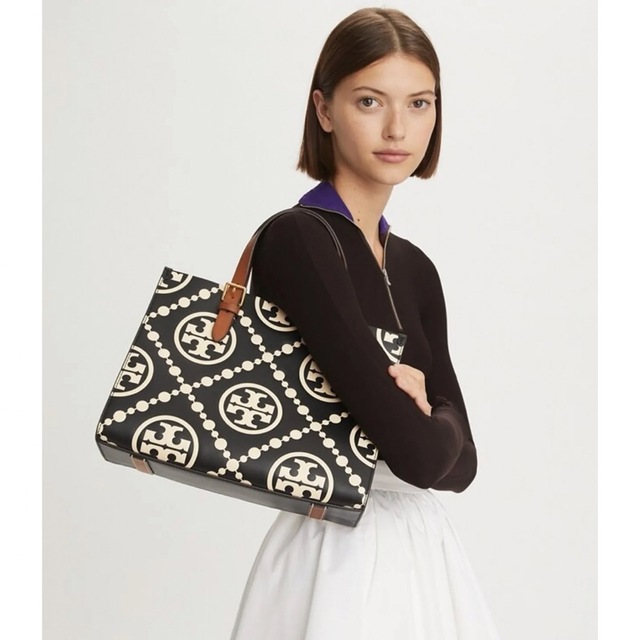 大特価!! Tory Burch - Tモノグラム コントラスト エンボス スモール