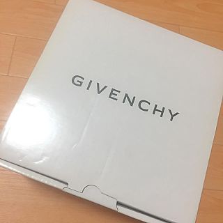 ジバンシィ(GIVENCHY)のジバンシー☆マグカップと皿セット☆ホワイトブラックペア☆高級☆プレゼントに◎(グラス/カップ)