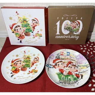 フジヤ(不二家)の未使用　クリスマス　ぺこちゃん　サンタクロース　絵皿　2枚　セット(食器)