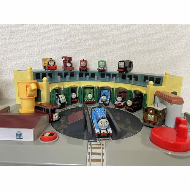 THOMAS(トーマス)のトーマス　おしゃべり操車場 キッズ/ベビー/マタニティのおもちゃ(電車のおもちゃ/車)の商品写真