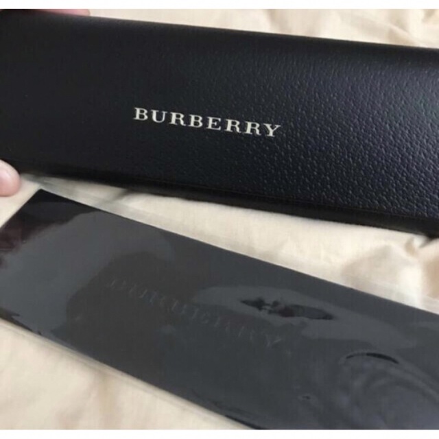 BURBERRY(バーバリー)のバーバリー　メガネケース（メガネ拭き無し） メンズのファッション小物(サングラス/メガネ)の商品写真