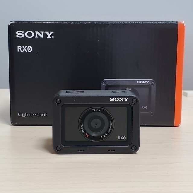 SONY(ソニー)のSONY Cyber−shot DSC-RX0 おまけ付き スマホ/家電/カメラのカメラ(コンパクトデジタルカメラ)の商品写真