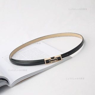 【黒】エナメル素材 細ベルト 1.5cm PU レザー ベルト 長さ調節(その他)