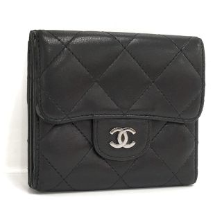 シャネル(CHANEL)のCHANEL Wホック 二つ折り財布 マトラッセ レザー ブラック A31507(財布)