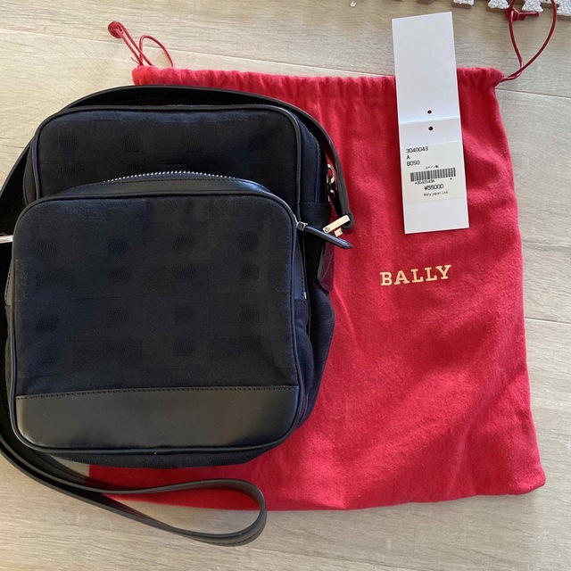 Bally(バリー)のブランド品　BALLY ショルダーバッグ　未使用品 レディースのバッグ(ショルダーバッグ)の商品写真