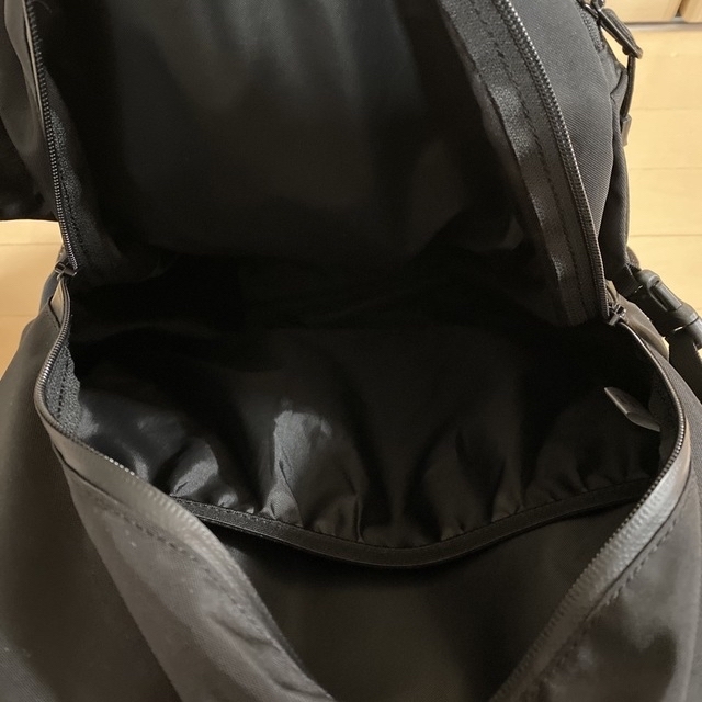HELLY HANSEN(ヘリーハンセン)のヘリーハンセン　リュック　黒 メンズのバッグ(バッグパック/リュック)の商品写真