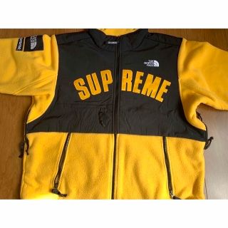 Supreme(マウンテンパーカー ・ イエロー/黄色系)のフリマ Supreme(マウンテンパーカー ・ イエロー/黄色系)のフリマ