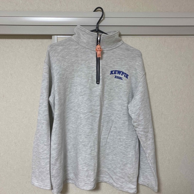 X-girl(エックスガール)のx-girl×OBITSU KEWPIER(R) HALF ZIP SWEAT レディースのトップス(トレーナー/スウェット)の商品写真