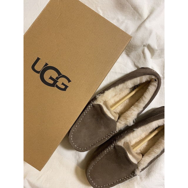 UGG(アグ)の新品未使用　UGG  ANSLEY  スレート　25.0 レディースの靴/シューズ(スリッポン/モカシン)の商品写真