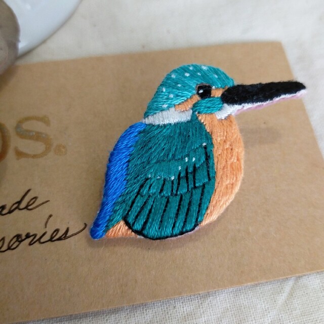手刺繍ブローチ 野鳥 カワセミ 【おトク】 52.0%OFF velileenre.com