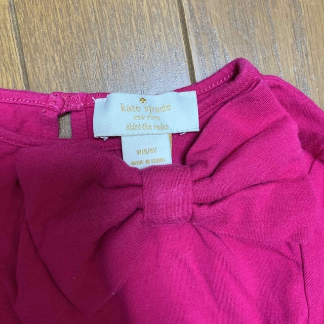 kate spade new york(ケイトスペードニューヨーク)のケイトスペードニューヨーク  リボン付きシャツ　104 キッズ/ベビー/マタニティのキッズ服女の子用(90cm~)(Tシャツ/カットソー)の商品写真