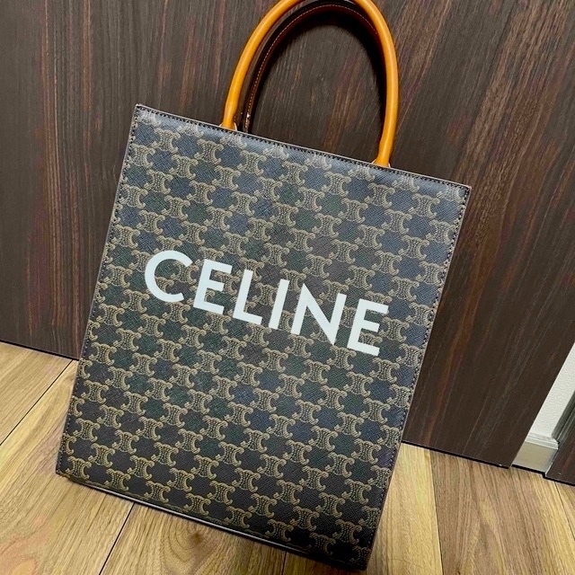 セリーヌ　スモールバーティカルカバ　CELINE