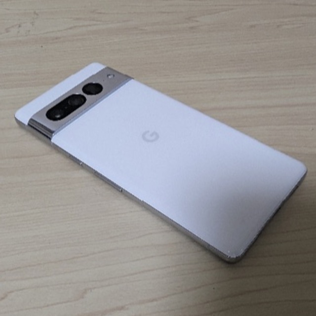 Google(グーグル)のGoogle Pixel 7 Pro Snow 128GB スマホ/家電/カメラのスマートフォン/携帯電話(スマートフォン本体)の商品写真