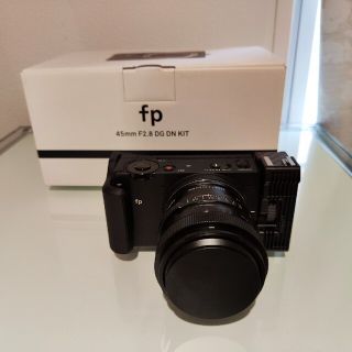 シグマ(SIGMA)のコハル様専用　SIGMA　 fp 　美品　オプション多数付き(ミラーレス一眼)