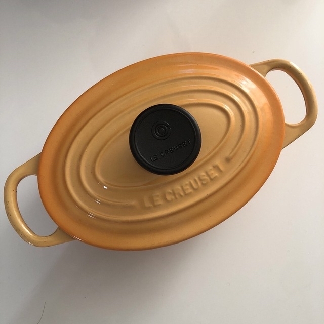 LE CREUSET(ルクルーゼ)のル・クルーゼ　オーバルココット17cm 廃盤オレンジブロッサム インテリア/住まい/日用品のキッチン/食器(鍋/フライパン)の商品写真