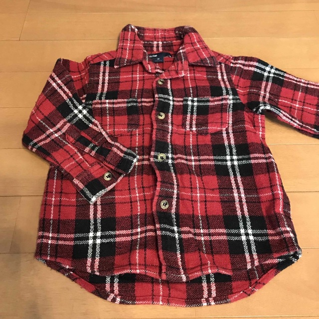 babyGAP(ベビーギャップ)のチェックシャツ　クリスマスカラー キッズ/ベビー/マタニティのキッズ服男の子用(90cm~)(Tシャツ/カットソー)の商品写真