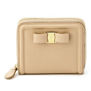 FERRAGAMO(ベージュ系)のフリマアイテム一覧 FERRAGAMO(ベージュ系)のフリマアイテム一覧