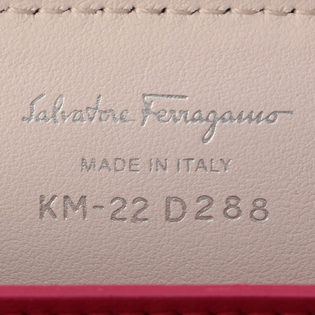 Ferragamo(フェラガモ)の新品 フェラガモ FERRAGAMO カードケース ブランドグッズ ピンク レディースのファッション小物(名刺入れ/定期入れ)の商品写真