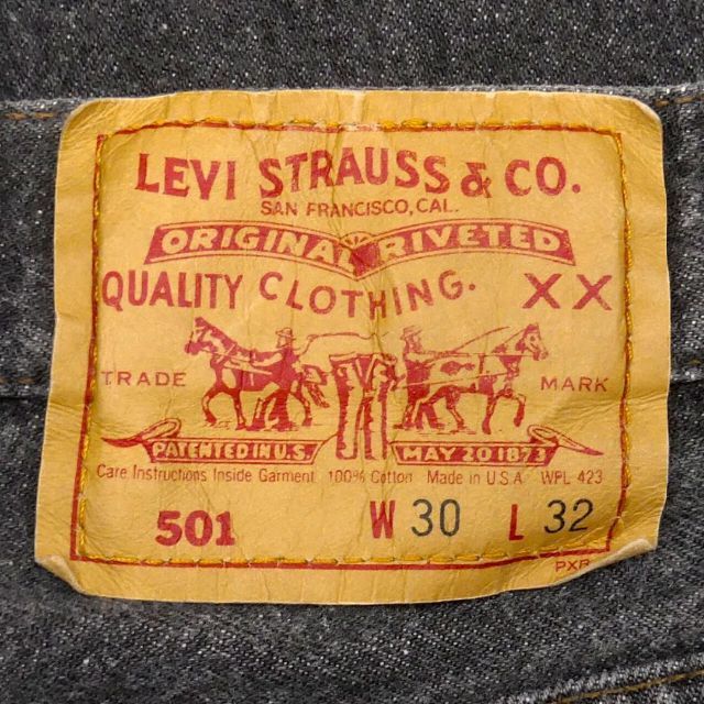 Levi's(リーバイス)のリーバイス501 W30 先染め 黒 USA ブラックデニム メンズJJ148 メンズのパンツ(デニム/ジーンズ)の商品写真