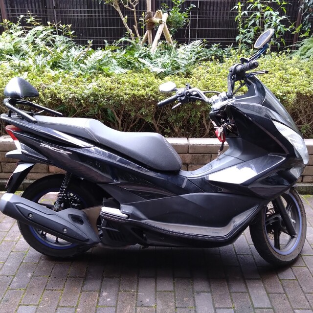 ホンダ(ホンダ)のホンダ　PCX125 JF56 黒　ブラック 自動車/バイクのバイク(車体)の商品写真