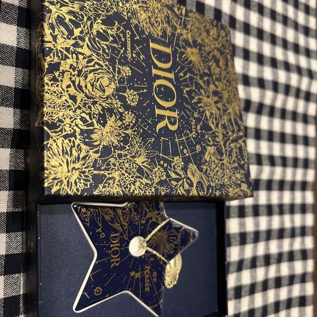 Dior(ディオール)のDIOR 最新ノベルティ　セラミックチャーム　 コスメ/美容のコスメ/美容 その他(その他)の商品写真