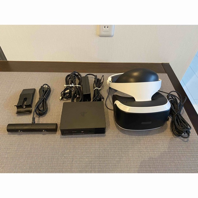 PS4 PRO 本体 、PlayStation VR カメラ同梱版　PSVR