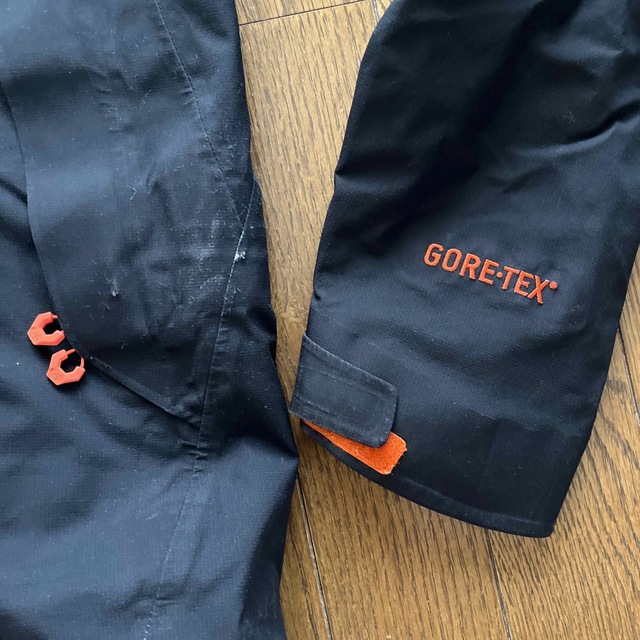 DESCENTE(デサント)の専用　DESCENTE デサント　メンズウェア　GORE-TEX スポーツ/アウトドアのスノーボード(ウエア/装備)の商品写真